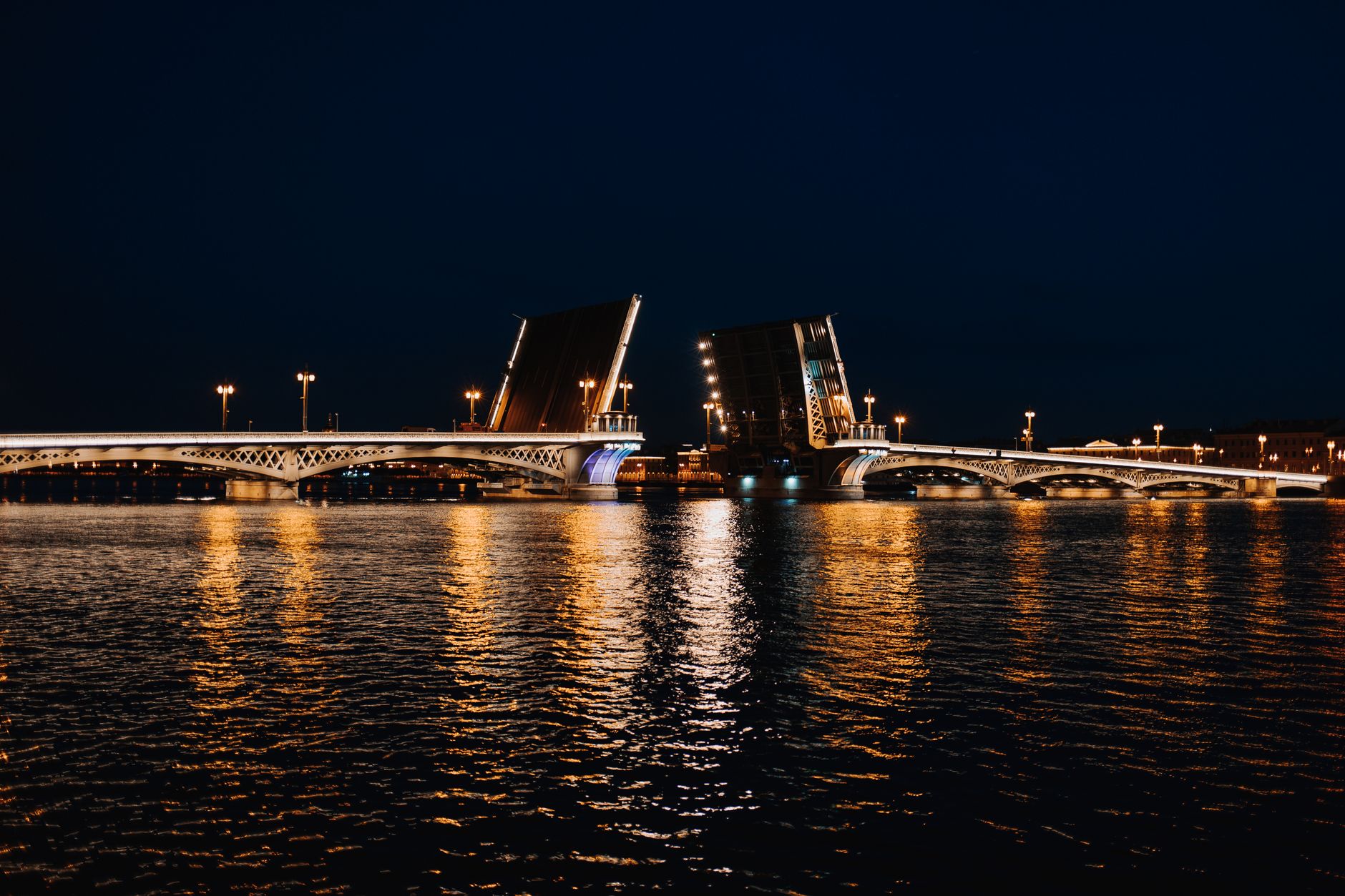 Прогулка по каналам Петербурга
